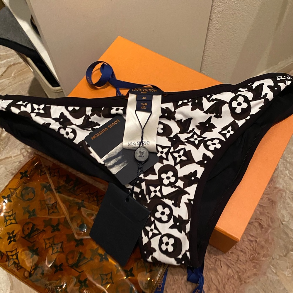 New💕Louis Vuitton Logo monogram Bikini - Picture 10 of 12